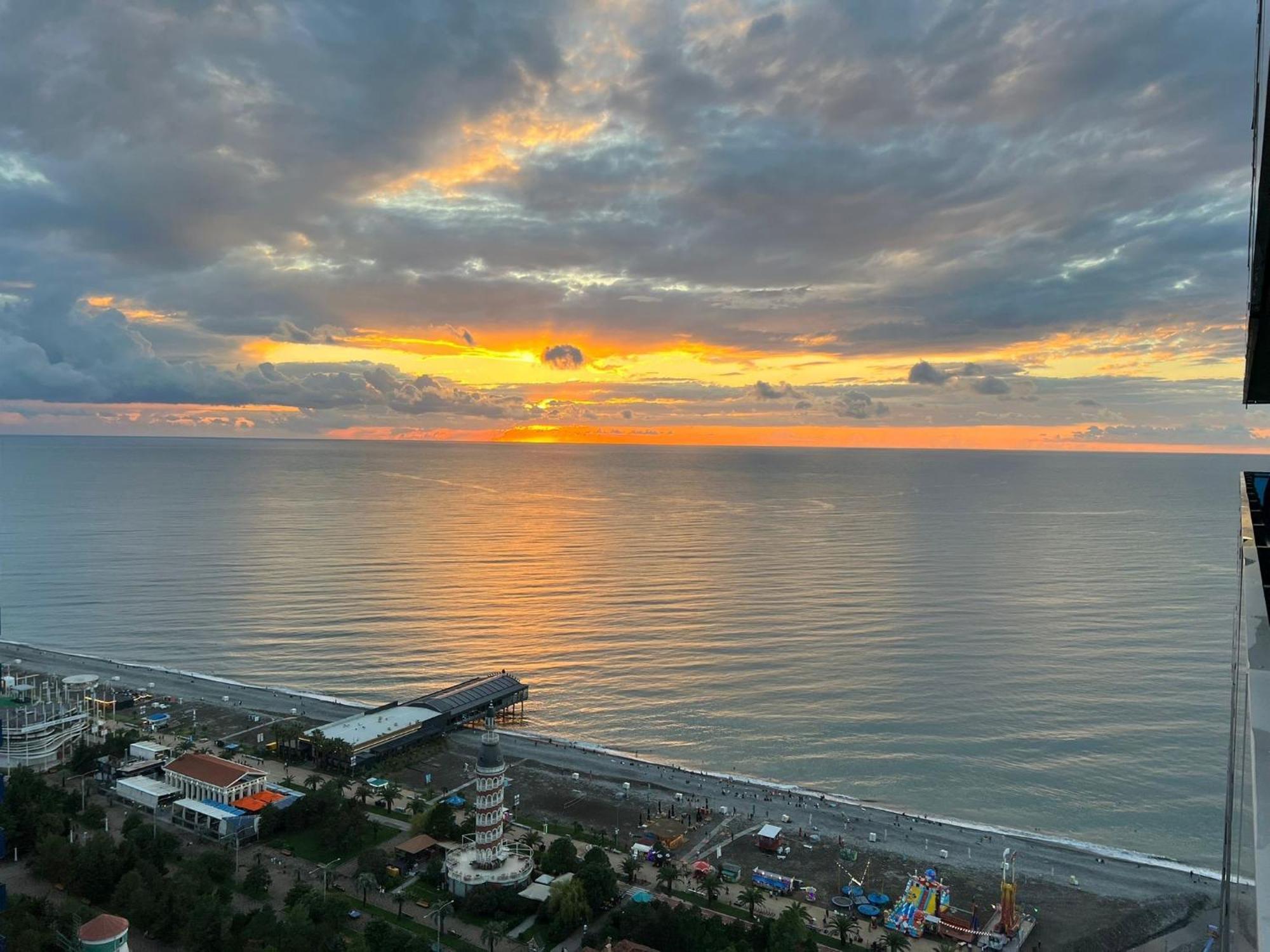 Orbi City Hotel Vip - Batumi Exterior foto